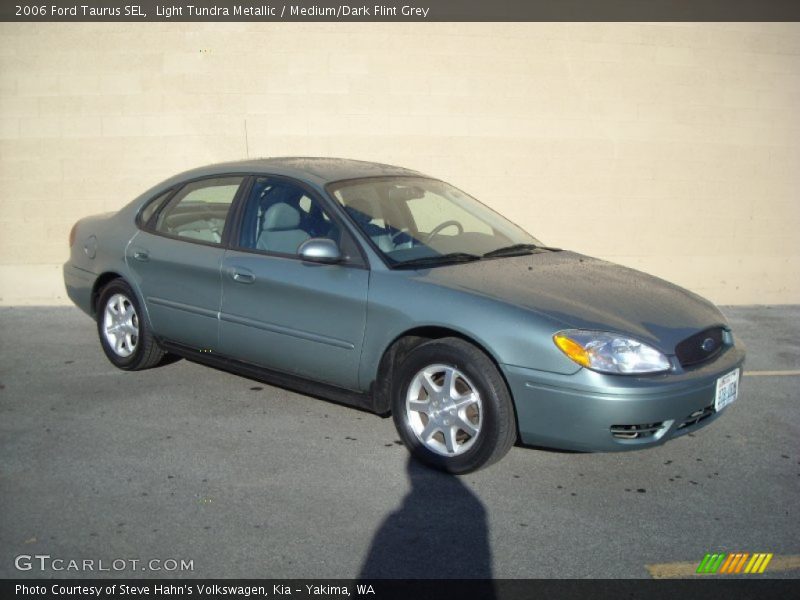 Light Tundra Metallic / Medium/Dark Flint Grey 2006 Ford Taurus SEL