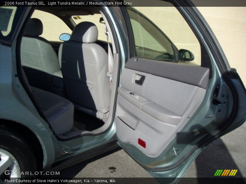 Light Tundra Metallic / Medium/Dark Flint Grey 2006 Ford Taurus SEL