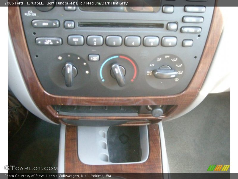 Light Tundra Metallic / Medium/Dark Flint Grey 2006 Ford Taurus SEL
