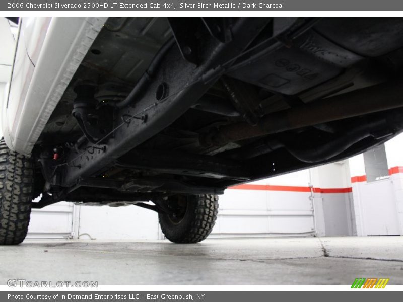 Undercarriage of 2006 Silverado 2500HD LT Extended Cab 4x4