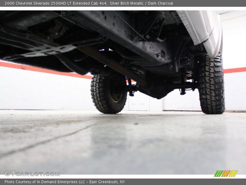 Undercarriage of 2006 Silverado 2500HD LT Extended Cab 4x4