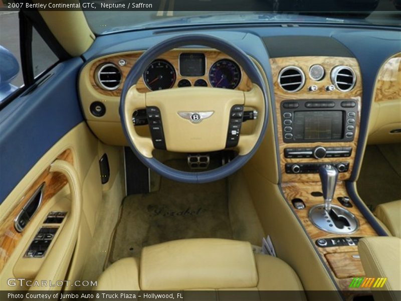 Dashboard of 2007 Continental GTC 
