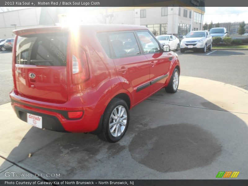 Molten Red / Black Soul Logo Cloth 2013 Kia Soul +