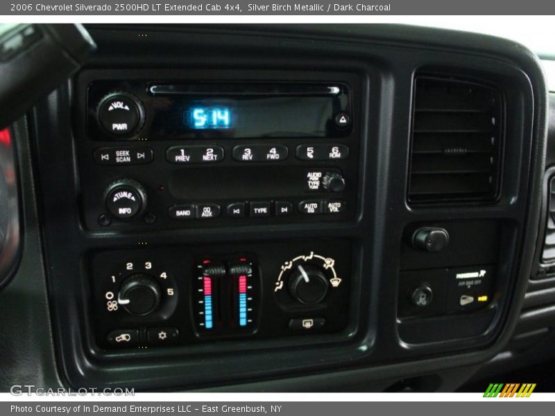 Controls of 2006 Silverado 2500HD LT Extended Cab 4x4