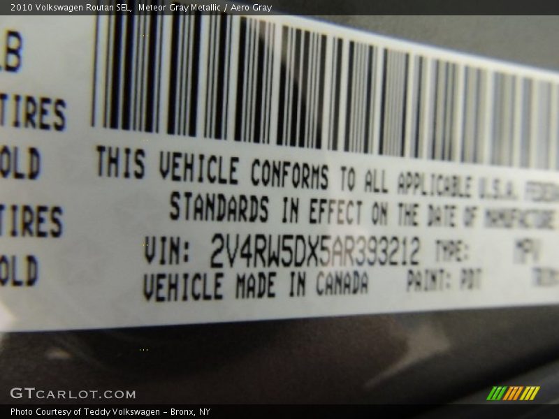 Meteor Gray Metallic / Aero Gray 2010 Volkswagen Routan SEL