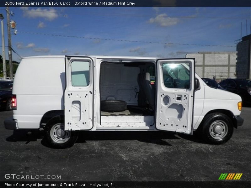 Oxford White / Medium Flint Grey 2006 Ford E Series Van E150 Cargo