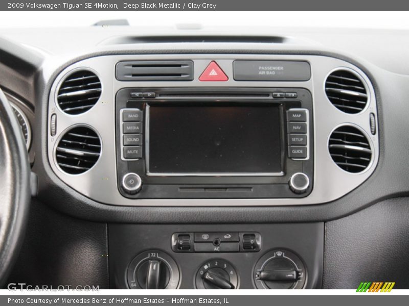 Deep Black Metallic / Clay Grey 2009 Volkswagen Tiguan SE 4Motion