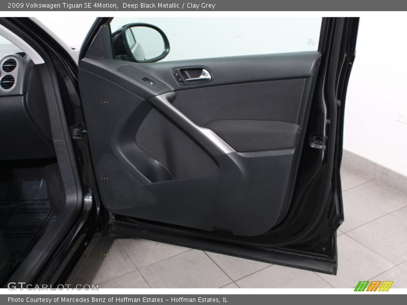 Deep Black Metallic / Clay Grey 2009 Volkswagen Tiguan SE 4Motion