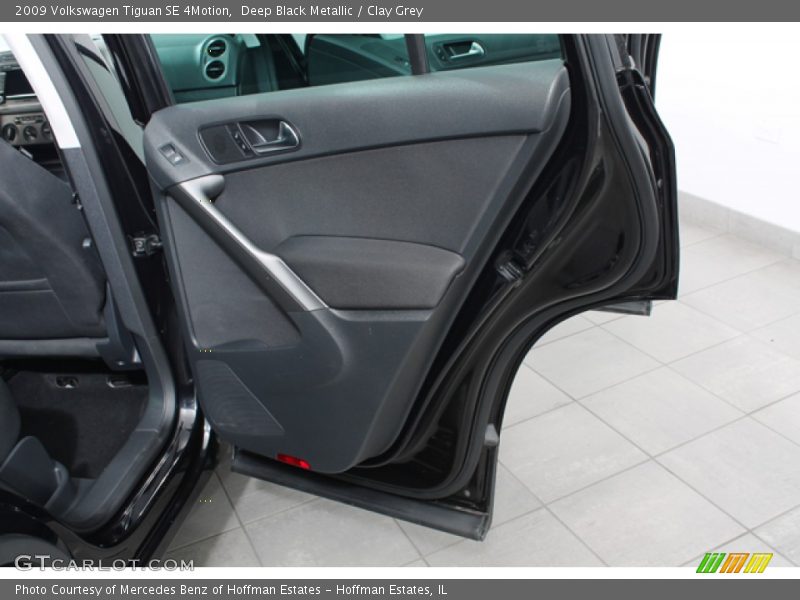 Deep Black Metallic / Clay Grey 2009 Volkswagen Tiguan SE 4Motion