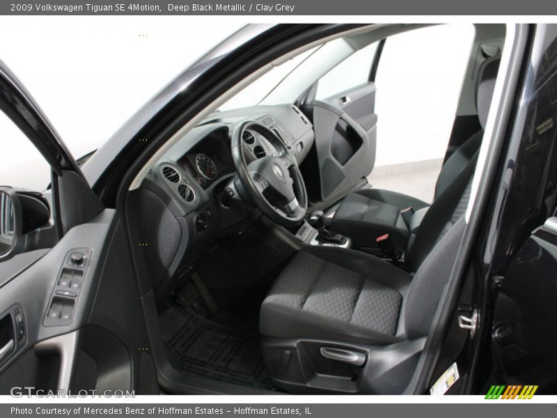 Deep Black Metallic / Clay Grey 2009 Volkswagen Tiguan SE 4Motion