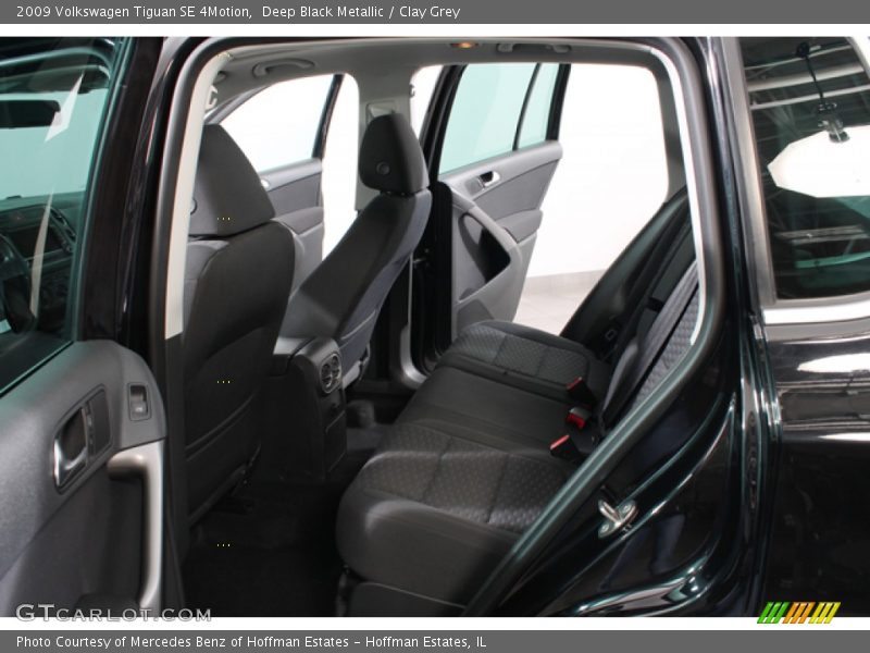 Deep Black Metallic / Clay Grey 2009 Volkswagen Tiguan SE 4Motion