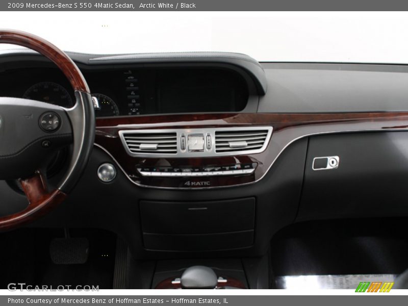 Arctic White / Black 2009 Mercedes-Benz S 550 4Matic Sedan