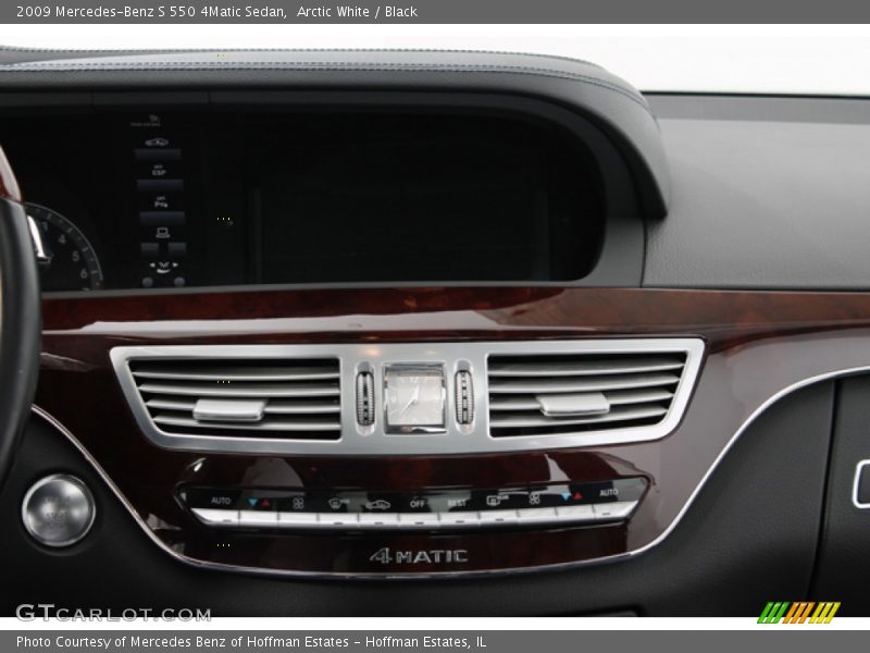 Arctic White / Black 2009 Mercedes-Benz S 550 4Matic Sedan