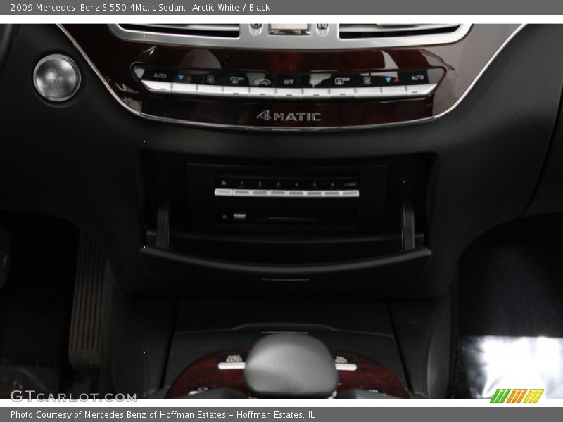 Arctic White / Black 2009 Mercedes-Benz S 550 4Matic Sedan
