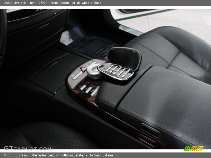 Arctic White / Black 2009 Mercedes-Benz S 550 4Matic Sedan