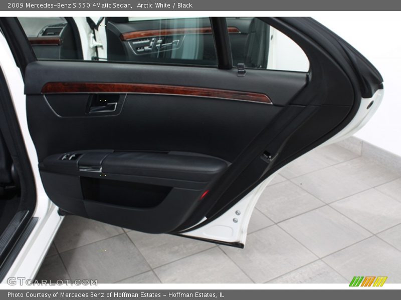 Arctic White / Black 2009 Mercedes-Benz S 550 4Matic Sedan