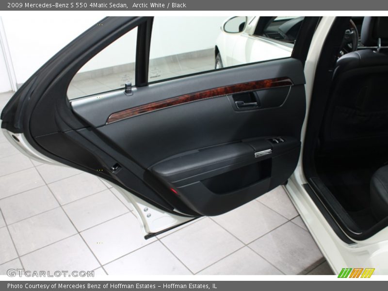 Arctic White / Black 2009 Mercedes-Benz S 550 4Matic Sedan