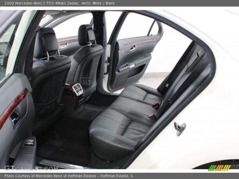Arctic White / Black 2009 Mercedes-Benz S 550 4Matic Sedan