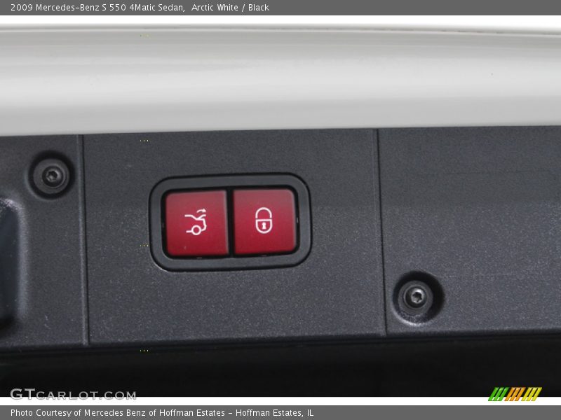 Arctic White / Black 2009 Mercedes-Benz S 550 4Matic Sedan