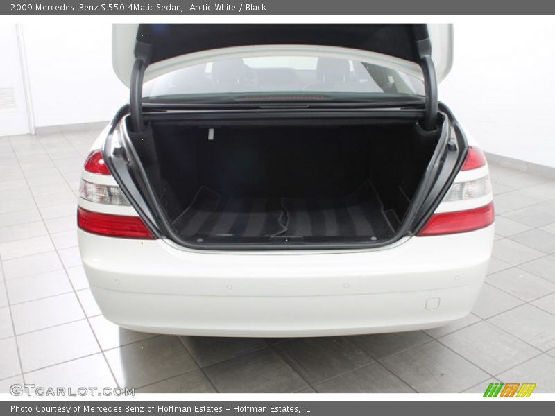 Arctic White / Black 2009 Mercedes-Benz S 550 4Matic Sedan