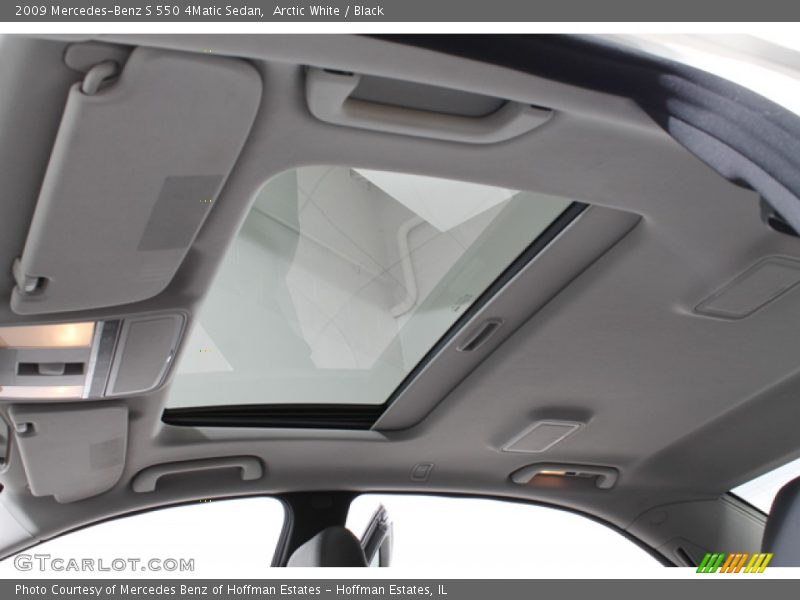 Arctic White / Black 2009 Mercedes-Benz S 550 4Matic Sedan