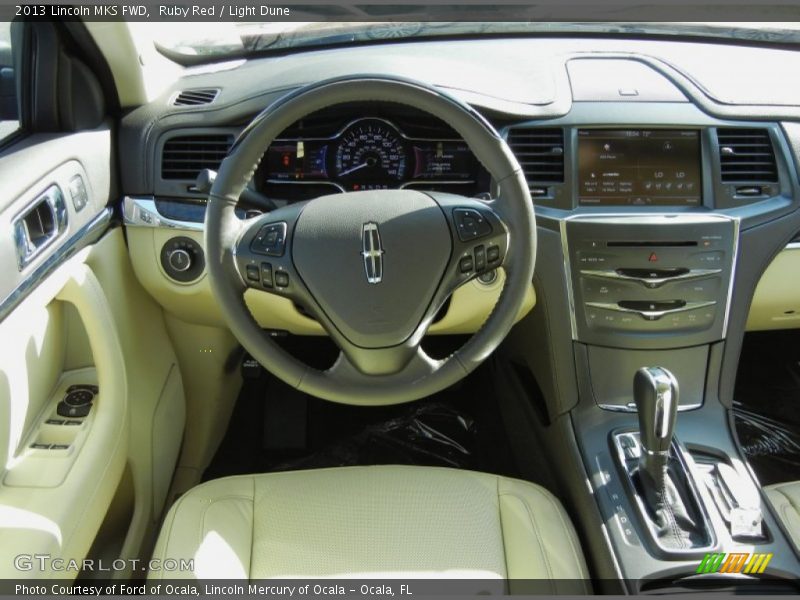 Dashboard of 2013 MKS FWD
