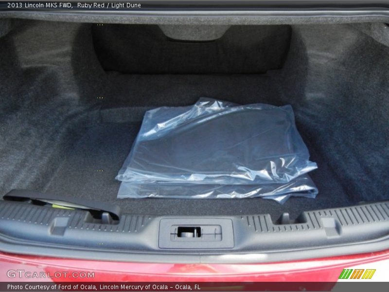  2013 MKS FWD Trunk