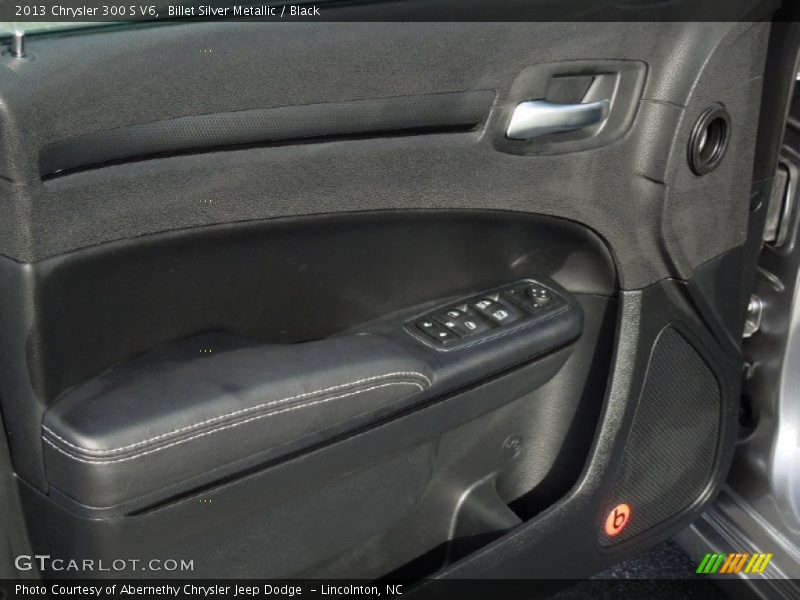 Door Panel of 2013 300 S V6