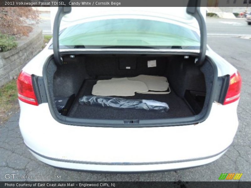 Candy White / Cornsilk Beige 2013 Volkswagen Passat TDI SEL
