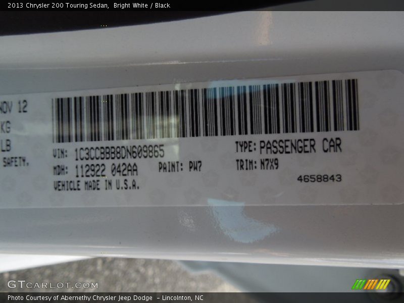Bright White / Black 2013 Chrysler 200 Touring Sedan