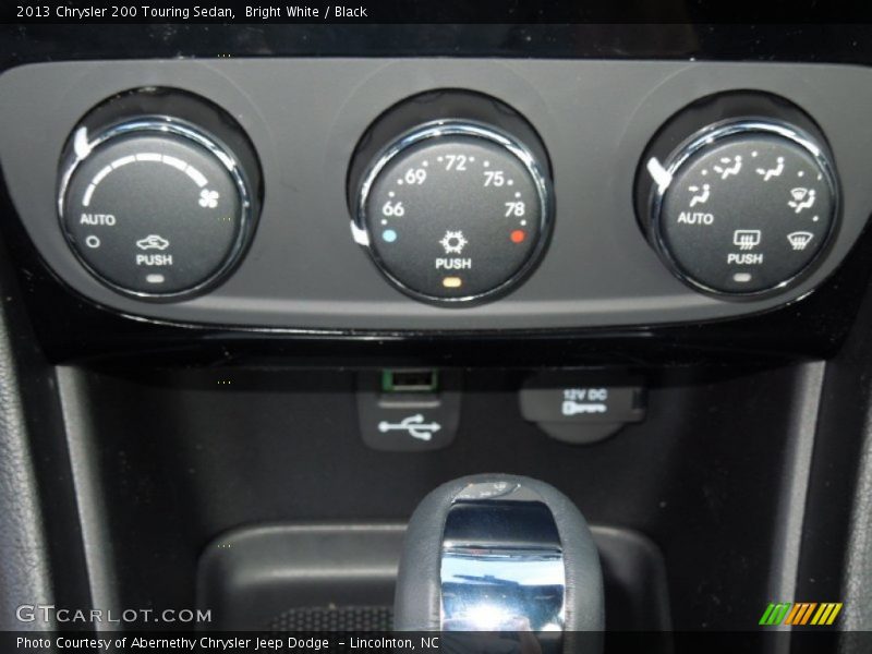 Bright White / Black 2013 Chrysler 200 Touring Sedan