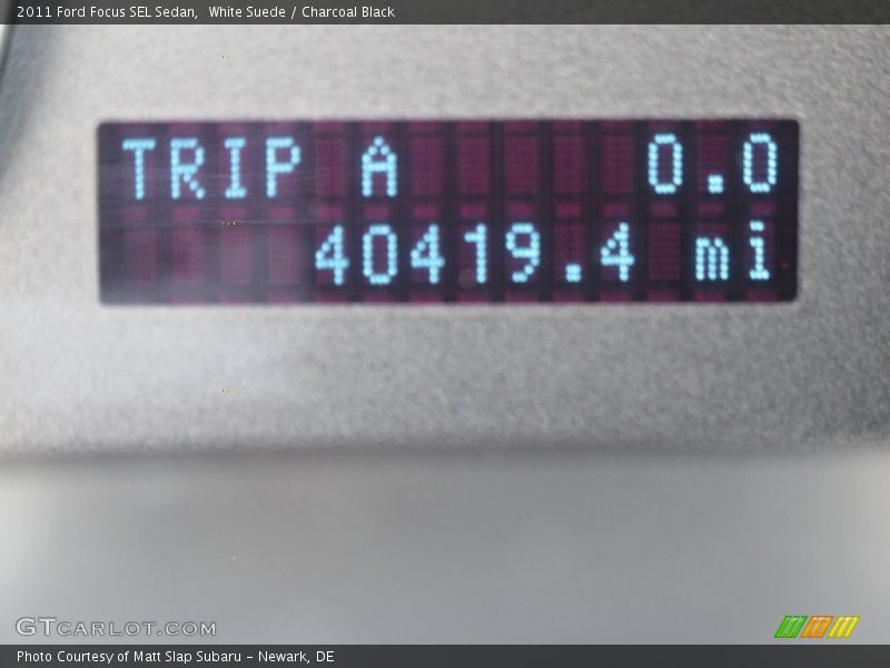 White Suede / Charcoal Black 2011 Ford Focus SEL Sedan