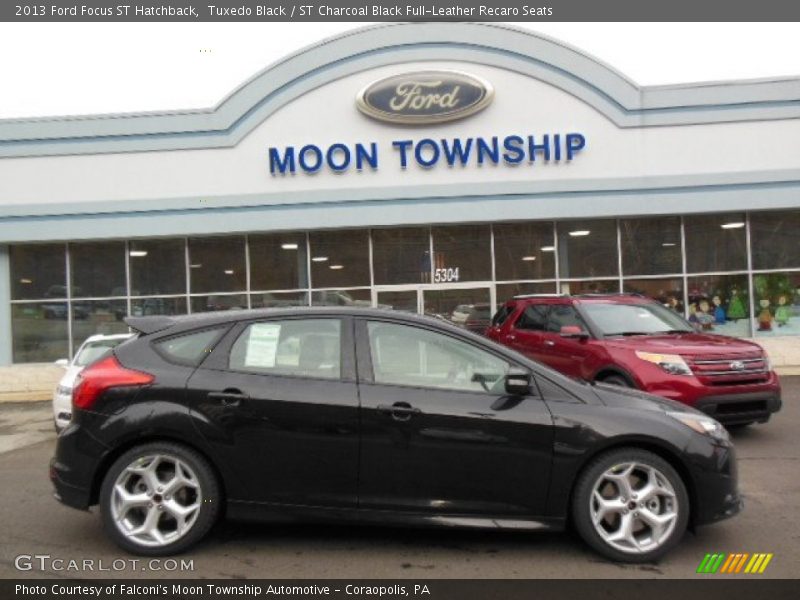 Tuxedo Black / ST Charcoal Black Full-Leather Recaro Seats 2013 Ford Focus ST Hatchback