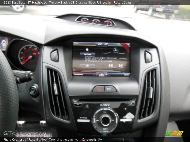 Controls of 2013 Focus ST Hatchback