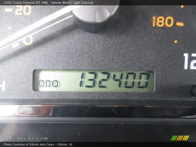Natural White / Light Charcoal 2006 Toyota Sequoia SR5 4WD