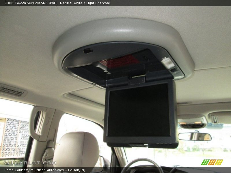 Natural White / Light Charcoal 2006 Toyota Sequoia SR5 4WD