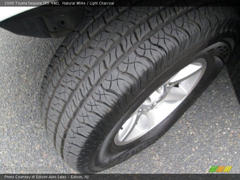 Natural White / Light Charcoal 2006 Toyota Sequoia SR5 4WD