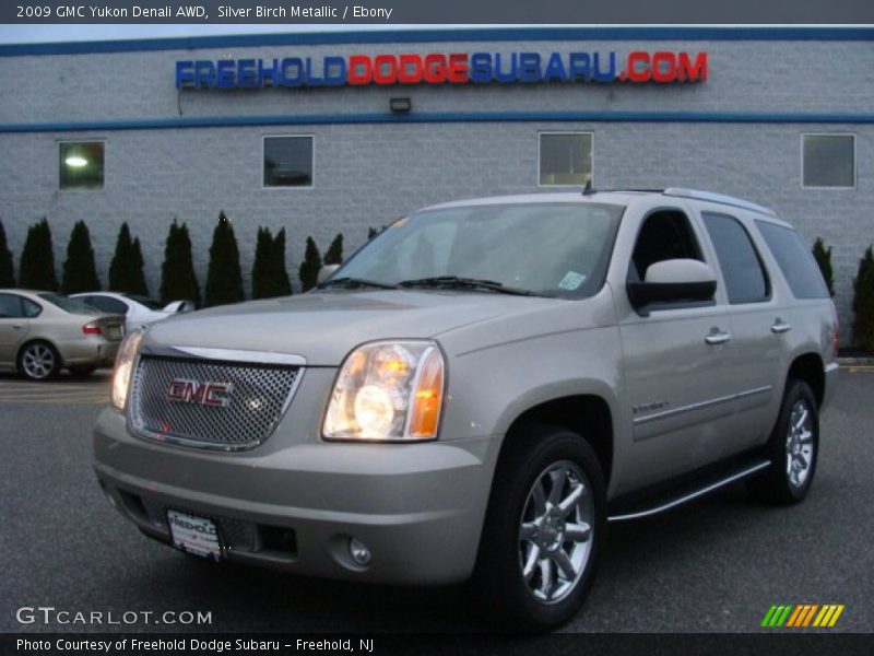 Silver Birch Metallic / Ebony 2009 GMC Yukon Denali AWD