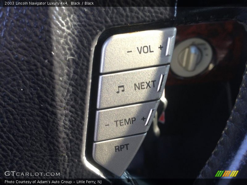 Black / Black 2003 Lincoln Navigator Luxury 4x4