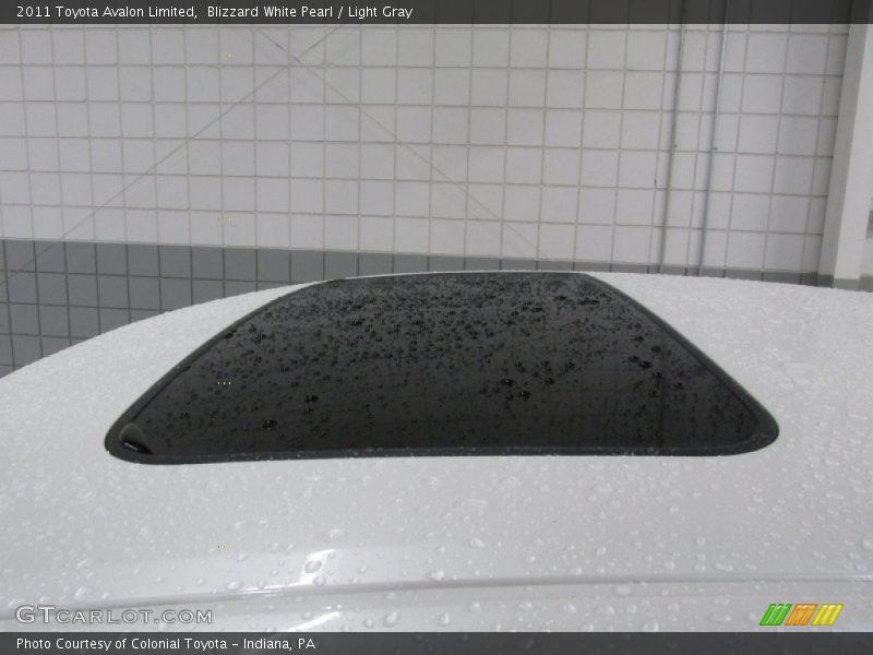 Blizzard White Pearl / Light Gray 2011 Toyota Avalon Limited