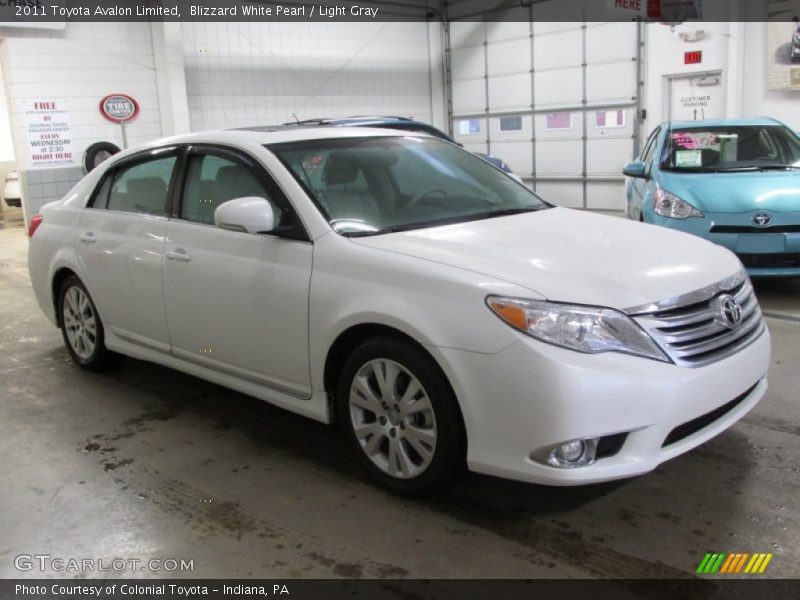 Blizzard White Pearl / Light Gray 2011 Toyota Avalon Limited