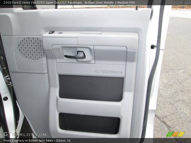 Brilliant Silver Metallic / Medium Flint 2009 Ford E Series Van E350 Super Duty XLT Passenger