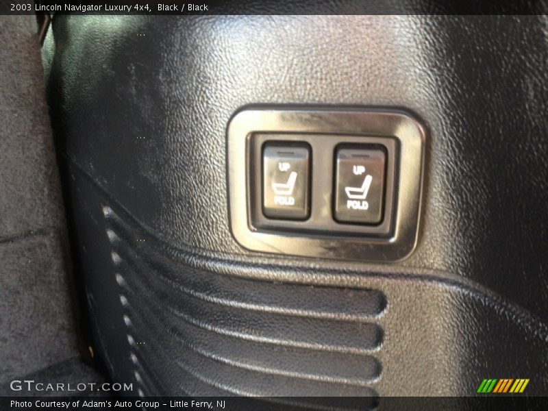 Black / Black 2003 Lincoln Navigator Luxury 4x4