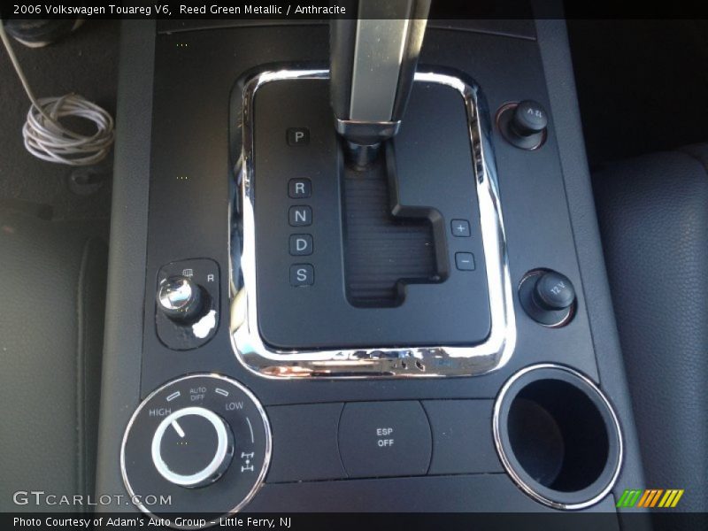 Reed Green Metallic / Anthracite 2006 Volkswagen Touareg V6