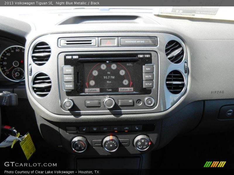 Night Blue Metallic / Black 2013 Volkswagen Tiguan SE