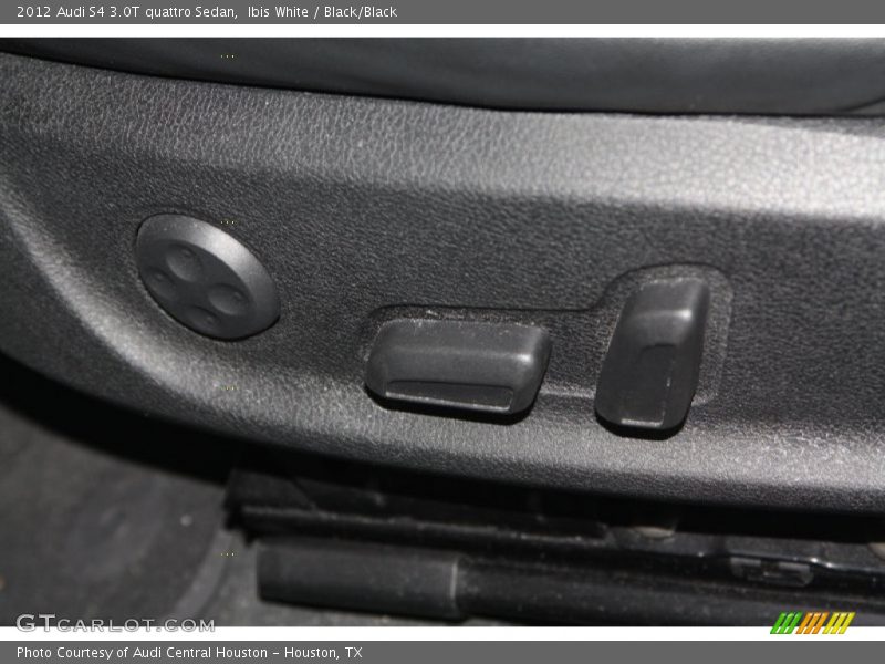Ibis White / Black/Black 2012 Audi S4 3.0T quattro Sedan