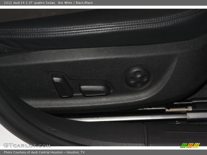 Ibis White / Black/Black 2012 Audi S4 3.0T quattro Sedan