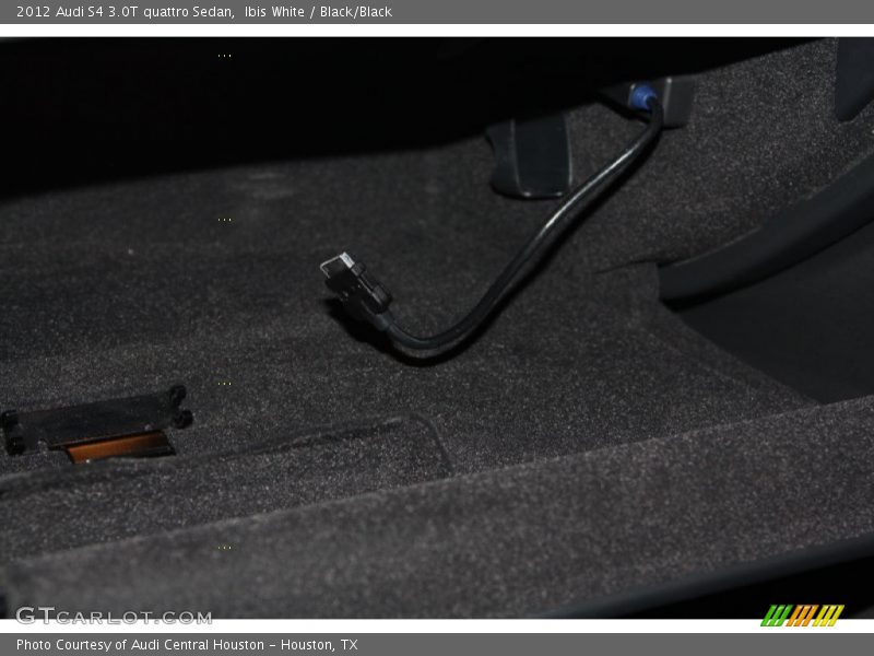 Ibis White / Black/Black 2012 Audi S4 3.0T quattro Sedan