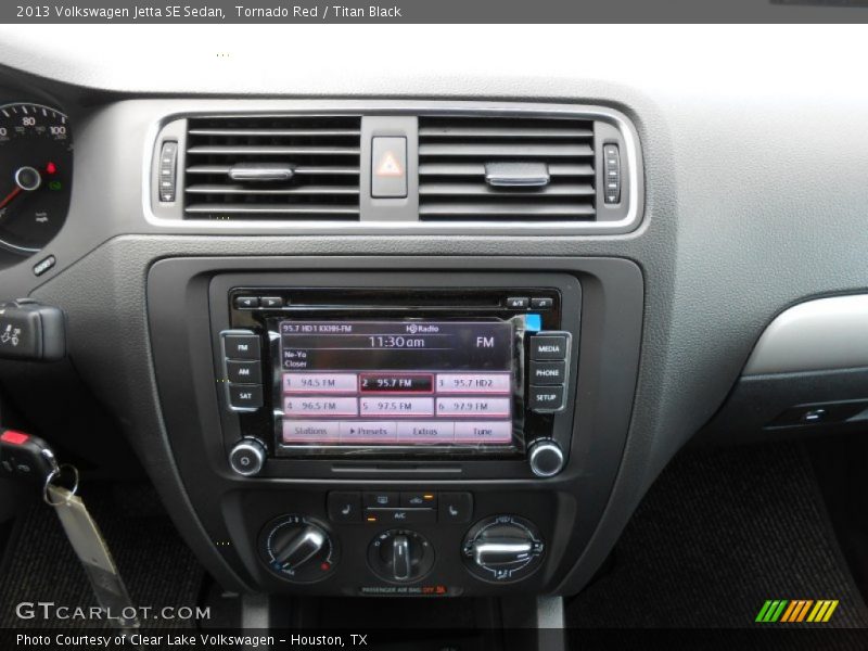 Tornado Red / Titan Black 2013 Volkswagen Jetta SE Sedan