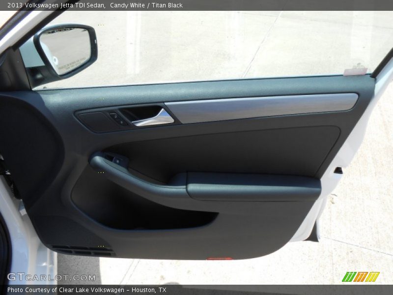Candy White / Titan Black 2013 Volkswagen Jetta TDI Sedan